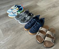 Size 3 shoes (4pairs)