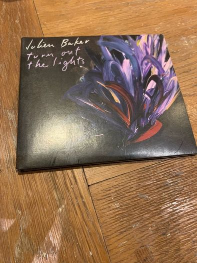 Julien Baker - Turn Out the Lights