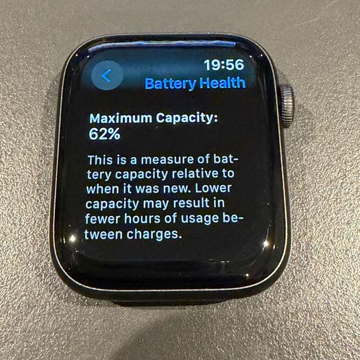Apple Watch Series 5 - 44mm Space Grey