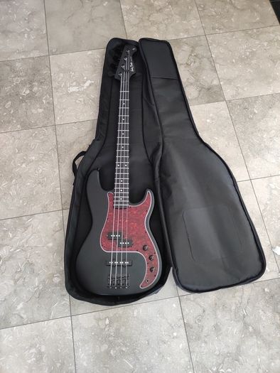 Harley Benton Bass, Amp, Bag, Tuner and Lead Bundle - Ideal for Beginners and Intermediate Players