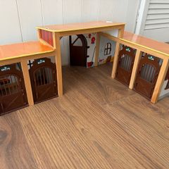 toy stable