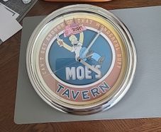 Moe' s tavern clock