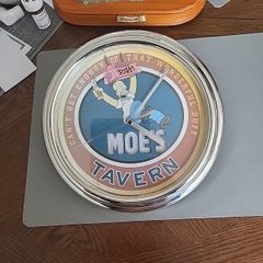 Moe' s tavern clock