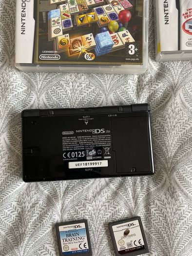 Nintendo DS Lite with games and pedometer