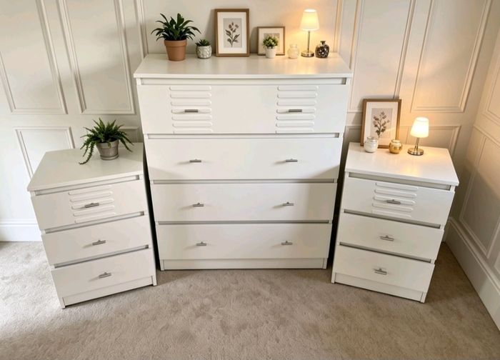Chest of Drawers & 2 Lockers