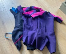 Set of 4 kids wet suits
