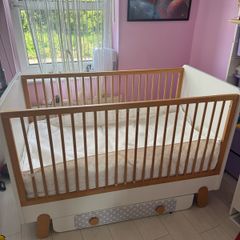 Pinio baby crib like new high quality