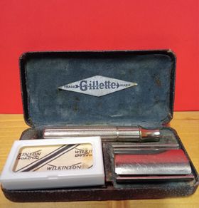 Vintage  Gillette Safety Razor / 1940s