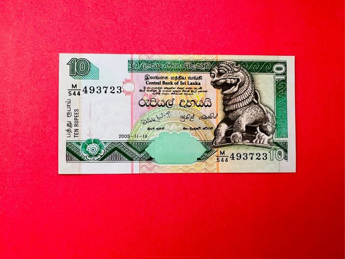 Sri Lanka   10  Rupees.  2005  Pick  108e ( Uncirculated )