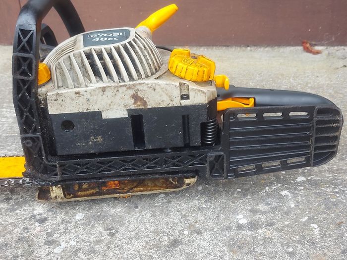 RYOBI 40cc, 112db, 16 inch, Petrol Chainsaw, in very good condition