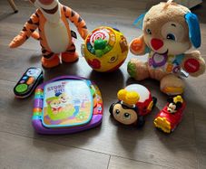 Bundle of electronic toys