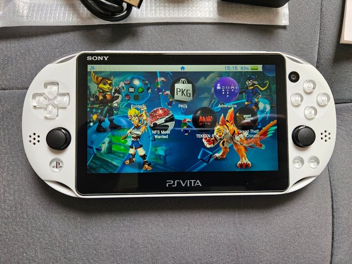 Ps vita slim glacier white - PRISTINE condition
