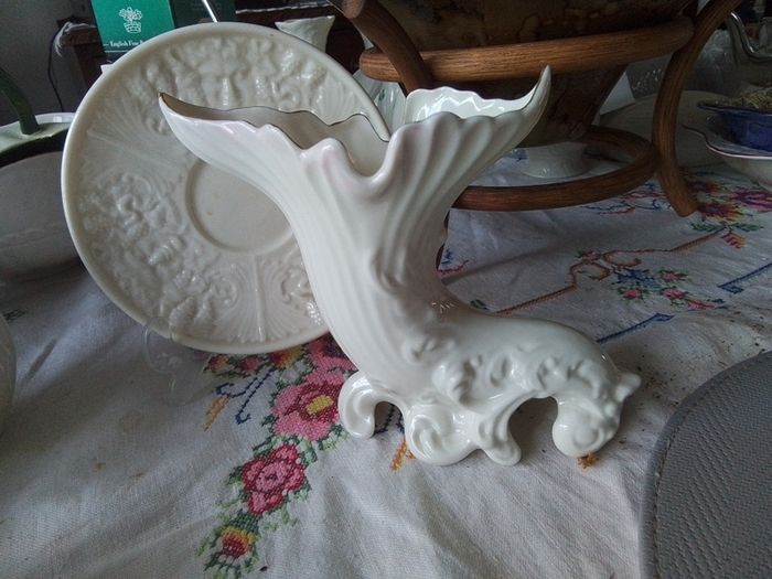 Belleek Fermanagh  Cornucopia Vase
