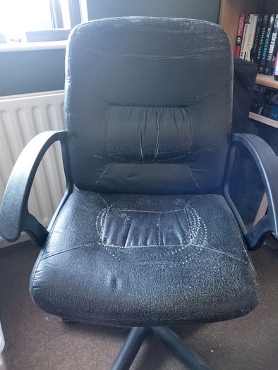 Desk chair - Free to take