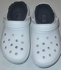 Crocs - Classic white & grey fur