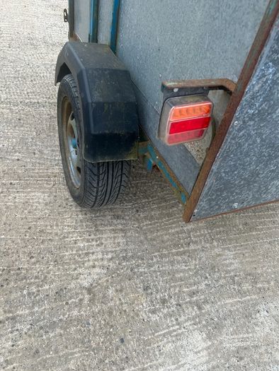 Dog  trailer