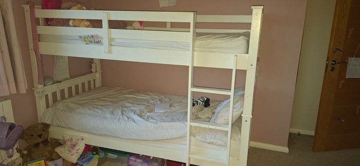 Solid wood bunk beds