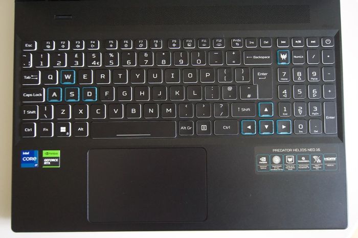 Acer Predator Helios Neo 16 - RTX 4070 8Gb - 32Gb DDR5 RAM (Upgraded) + Flydigi Laptop cooler