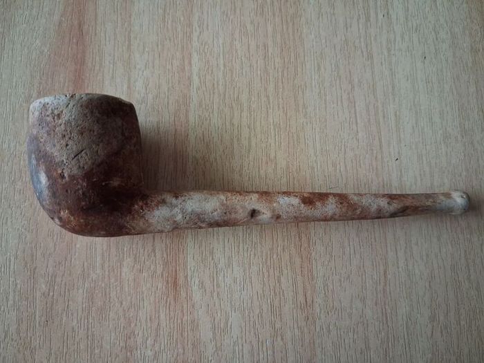 Vintage clay pipe