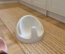 snug floor seat