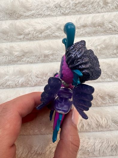 Spin Master Hatchimals Pixies Riders Black Glitter Lily and Seastallion Glider only approx. 9 cm. Used please see photos