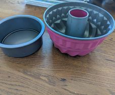 2x small baking tins