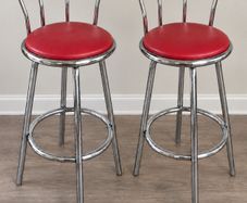 Pair of Chrome Bar Stools in Excellent Condition