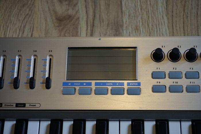 Samson Graphite 49 Key Midi keyboard