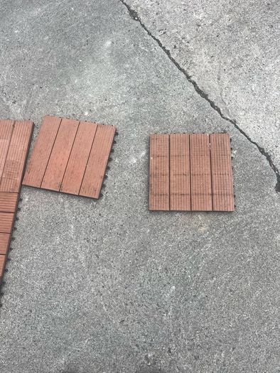 140 sq feet of interlocking composite decking