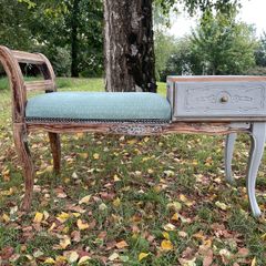 Vintage telephone table, pls read description