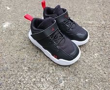 Infant boys Jordan trainers
