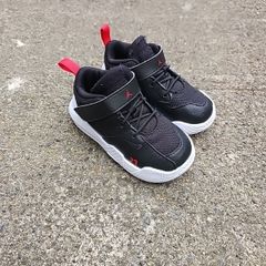 Infant boys Jordan trainers