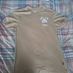 beige Nike t shirt