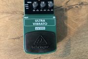 BEHRINGER UV300 Ultra Vibrato pedal (Boss VB-2 copy)