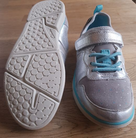Clarks Fabulous Girls Clarks Silver Trainers Size 11.5 F