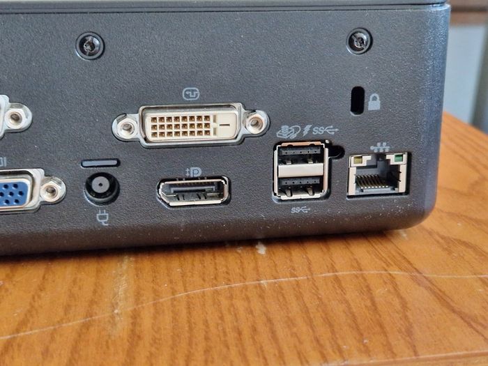 HP Docking Station, Model: HSTNN-I11X, in excellent Condition