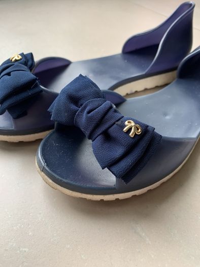 Sandals size 3