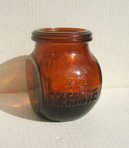 MARMITE (with FGC imprint) - a vintage 4oz amber glass bottle (1950's / 1960's)