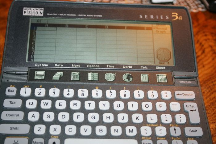 PSION series 3a working mini micro computer 1993 RARE vintage computer