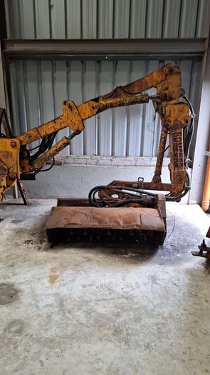 Bomford 2050 hedge cutter