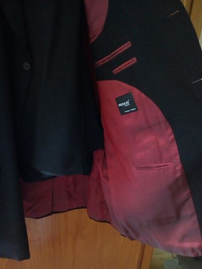 Remus Uomo. 2 peice suit.