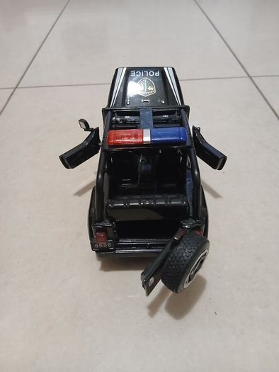 Police Jeep Toy Car - 1:32 Die-Cast Metal