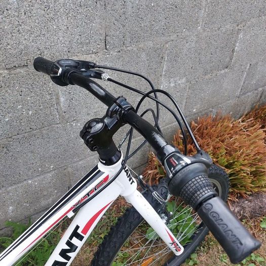 Giant XTC JR 24" wheel kids bike - kids aged 7-12 years old - Excellent condition - Mountain bike