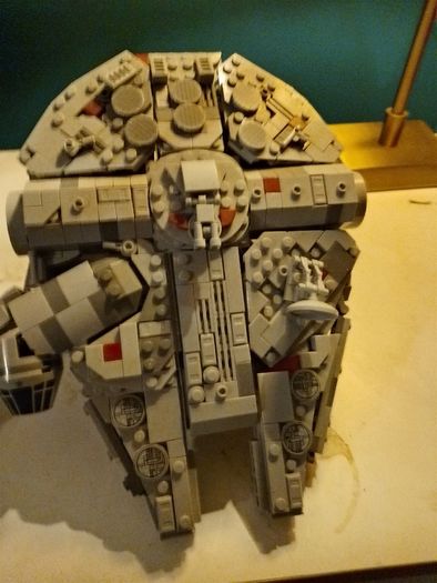 Lego - Millennium Falcon