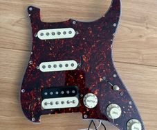 Fender HSS prewired pickguard