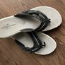 Clarks Cloudsteppers flip flops size 4 Image 7