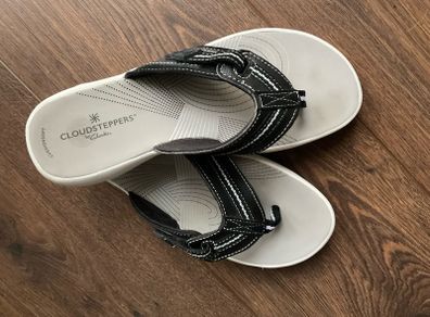 Clarks Cloudsteppers flip flops size 4 Eu 37 RRP  40 euro