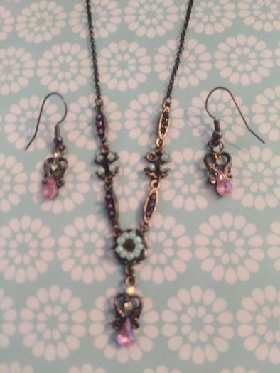 Necklace and earrings set