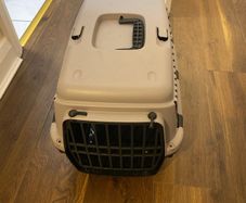 cat carrier/cage