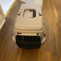 cat carrier/cage